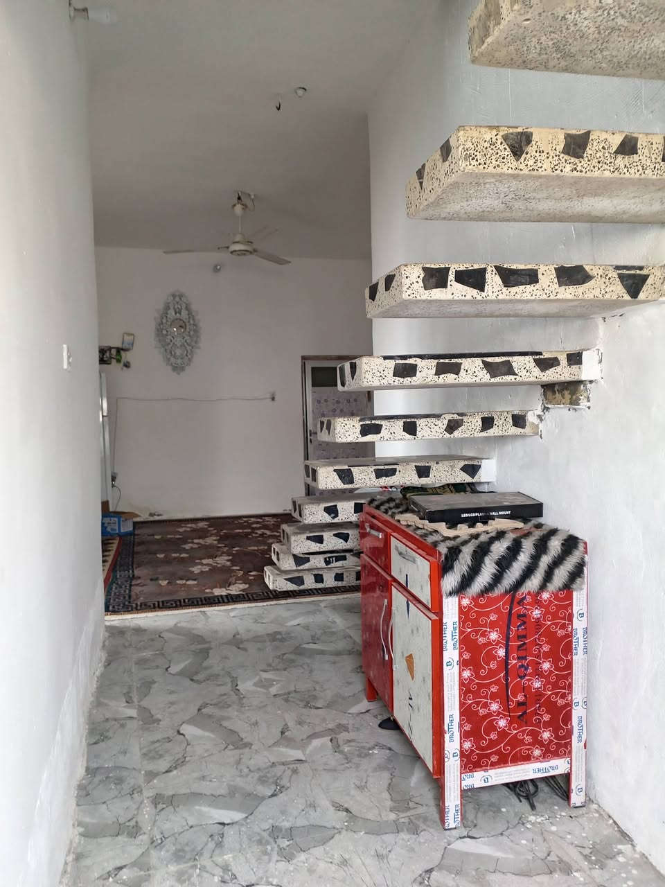 بيت للبيع
المساحه ٢٠٠متر
بيت كامل مقابيل معمل القاصر خلف مجمع المسيب النموذجي
السعر ٥٠ وبي مجال
مي كهرباء سحب كافت الخدمات 
***********
