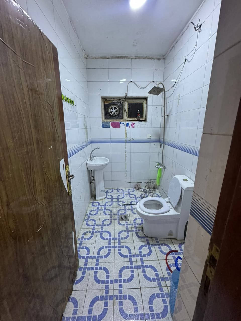 #للايجار______في_______السيديه

شقه طابق  2 مساحه 130 متر🔶

تحتوي على 2 نوم وصاله ومطبخ وخدمات 🔶

#الايجار 550

موقع السيديه شارع الخيزران 📍

للاستفسار الاتصال على الارقام التاليه 

***********
