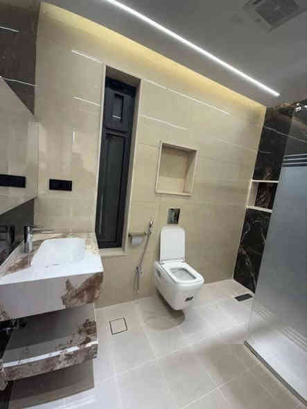 🏡 منزل للبيع في السيدية – !

📐 المساحة: 150 م²
🚪 الواجهة: 7.5 م
📏 النزال: 20 م

✨ التقسيم الداخلي:
🔹 الطابق الأول: صالة ضيوف أنيقة، وغرفة نوم ,مطبخ عملي مع حمام داخلي.
🔹 الطابق الثاني: 3 غرفة نوم واحد  + حمام إضافي.
🔹 الطابق الثالث: بيتونه   .

📍 الموقع البيت : السيدية – مربع كامل ساجت قرب شارع الكويتي     
🛡️ موقع راقٍ وهادئ، قريب من الخدمات
______________________________________
في حال لم يناسبكم العرض تتوفر لدينا عروض اخرى
     💠بأمكانك عرض عقارك في أيادي امينة 💠

ان كنت تبحث عن الثقة والمصداقية بالعمل خيارك الاول
       { مكتب الجغامي للوساطة العقارية }
   
#نستقبل_كافة_عروضكم_وطلباتكم 🔐

#للاستفسار_والمعاينة_الاتصال_على_الارقام_التاليه :- 

***********📞

او زيارة موقع المكتب 📍:-
بغداد السيدية بداية شارع سابلية مجاور مدينة العاب عيون السيدية

مكتب الجغامي للوساطة العقارية ✔️

نكفيك عناء البحث
لتمتلك اليوم عقار الغد ...

للمزيد من العروض العقارية تابع الصفحة ليصلك كل ما هو جديد وحصري في منطقة السيدية ...
