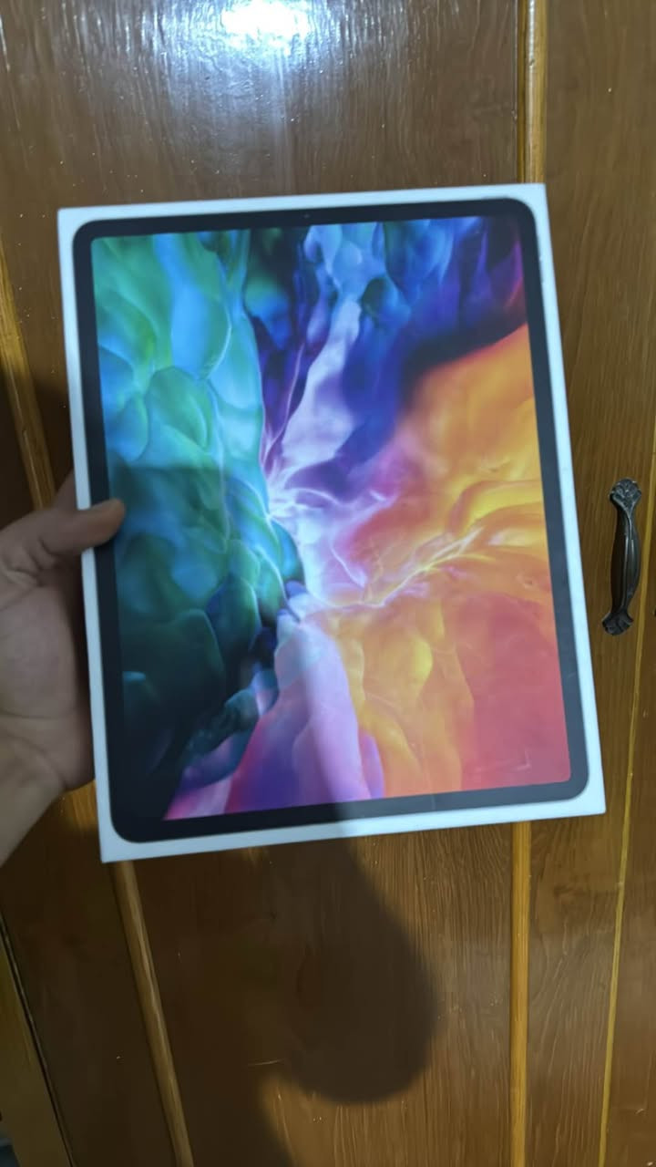 🔥 للبيع iPad Pro 12.9-inch (الجيل الرابع) 🔥
✅ سعة 512GB�✅ Wi-Fi + Cellular (يدعم الشريحة)�✅ شاشة Liquid Retina 120Hz�✅ البطارية 98%�✅ عدد دورات الشحن 176 فقط�✅ الجهاز نظيف جداً 100% بدون أي شخط أو كسر�✅ لم يُفتح أو يُصلّح�✅ مع الكارتون الأصلي
الجهاز قوي جداً للألعاب، الدراسة، التصميم، المونتاج، ومشاهدة الأفلام، وأداؤه ممتاز وسريع.
📍الموقع: كربلاء�📞 ***********
💰 السعر: 1,150,000 دينار قابل للتفاوض للجادين فقط. كربلاء, العراق
