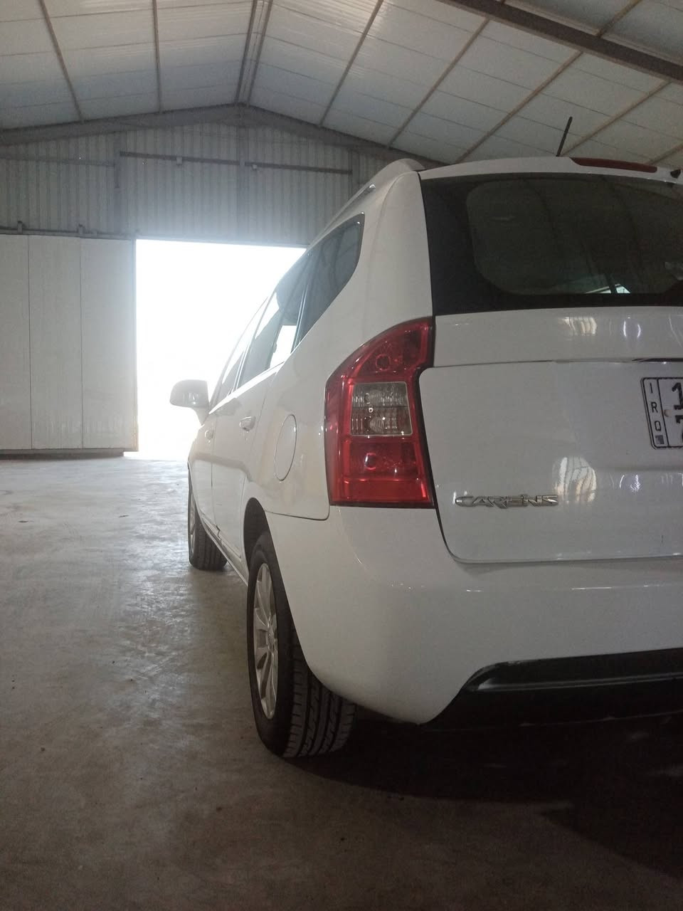 السلام عليكم كيا كارينز ٢٠١٢ خليجي فول مواصفات رقم بغداد الجديد محرك جديد ومكفول كير صدر تبريد مكفول سوسونار موجود ويه الصور جاهزه بدون اي نقص السعر ١٢٠$ مكاني بغداد الراشديه للاستفسار ***********
