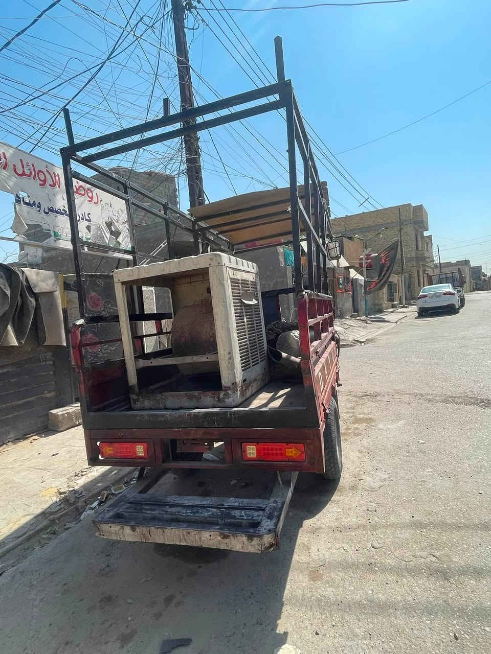 السلام عليكم ستوتة دايون للبيع  ستوتة نضيفة وكاملة اوراق اصولي كهربائيات شغالة كلها بس عوزها باتري رايدها ب950 مكاني مدينة الصدر ***********
