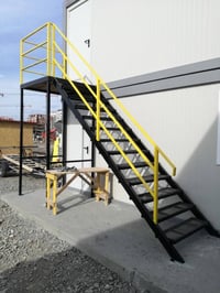 شركة العين لتصنيع الدروج والسلالم.. نصعدُ بك نحو القمة. نحن نؤمن أن ال...