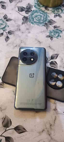 جهاز ون بلص 11 ذاكرة 256  عشوائية 16 كيكا  بي كسر بالضهر. موضح  بالصورة البطاريه 89
المكان ديوانية  المركز. ***********
السعر 375 قفل
