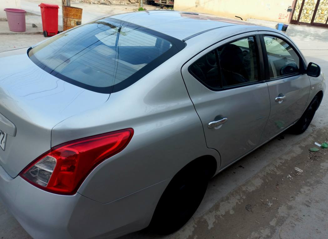 نیسان صني 2014 سیارة حلوه بدون ضرب بدون فتح ولا برغي سیاره جان جلح اني صبغته بیدي 
دفتر بنزین موجود
مكان سیاره كركوك 
85 وبي مجال 
*********** 
*********** كركوك, العراق
