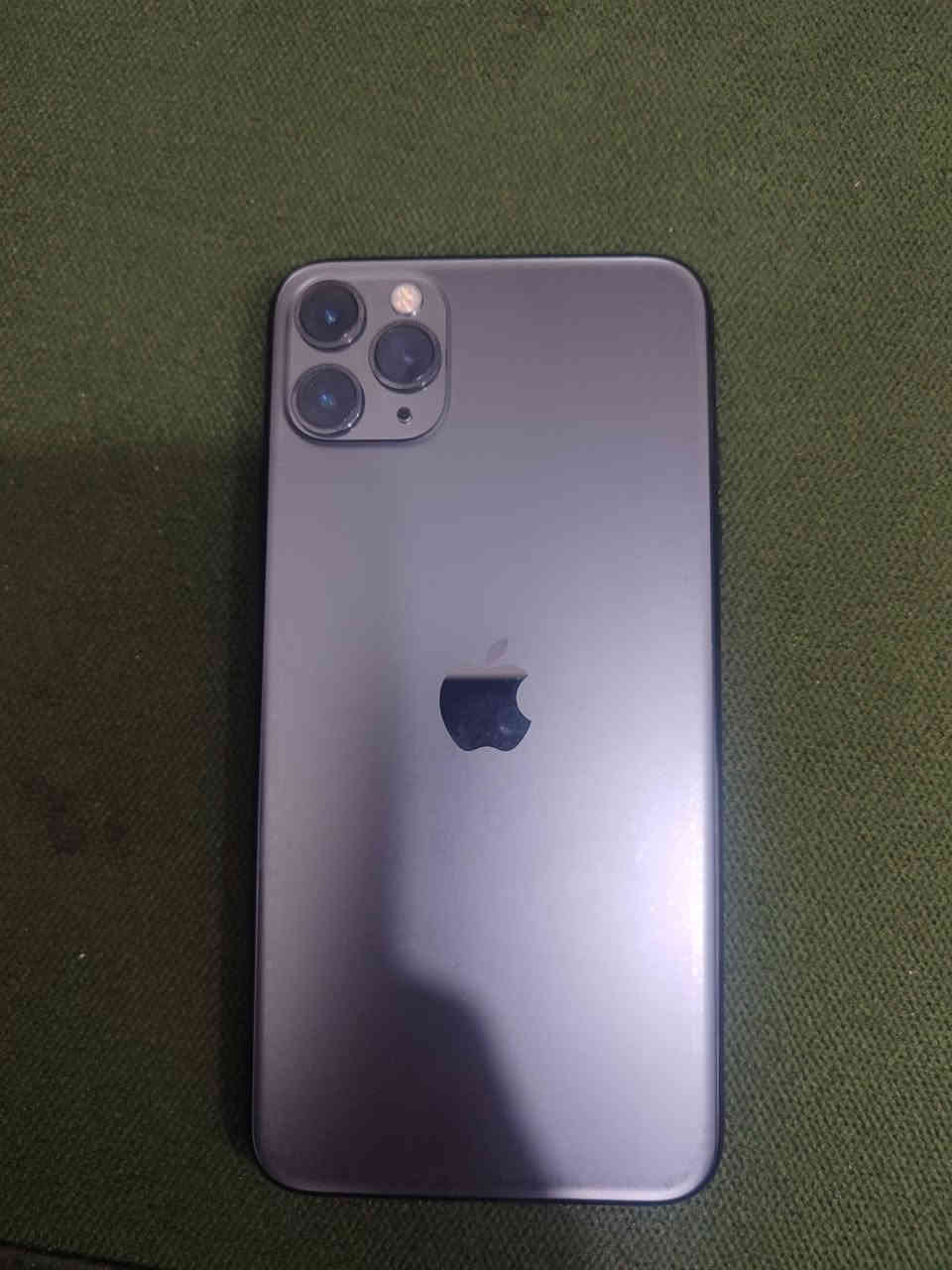 سلام عليكم ايفون 11برو ماكس
الجهاز مامفتوح ولاداخل تصليح 
نضيف حيل فقط شاشه مثل ماموضح بصور
السعر خاص متواجد واتساب ***********
(مكلف بنشر)..
