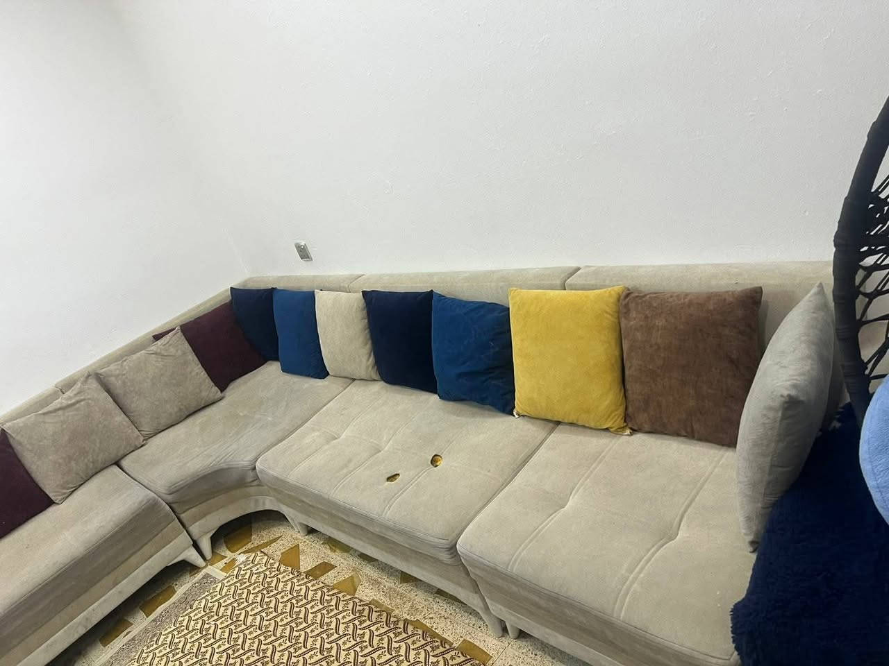 ١٠٠ الف  رجال كبير يريد يسوي عمليه يبيع ديوان عنوان اربيل هفلان  الي يريدها يجي واتساب 
***********
