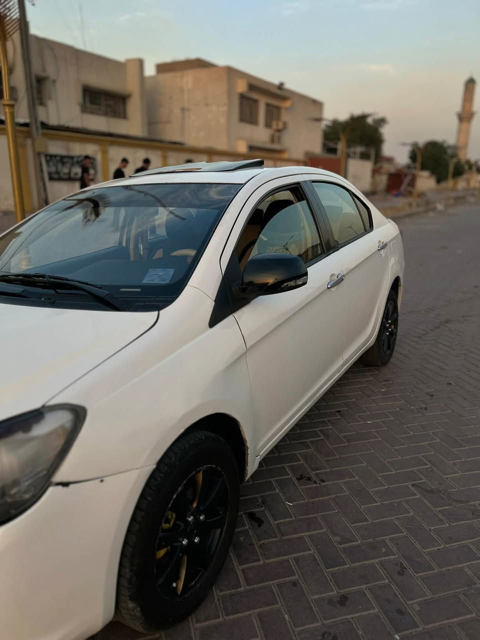 السلام عليكم فولكس محرك و كير بلادي اوتوماتيك
تبريد كل جديد و كشره مثل ما واضح بالصور سنويه 2031
تحويل ثاني يوم السعر  اتصل على الرقم ***********
