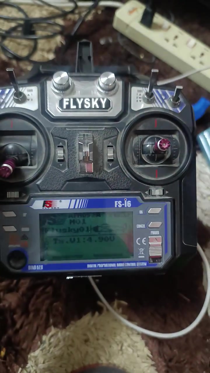 وأخيراً صارت جاهزة! القطعة اللاسلكية لريموت FlySky FS-i6 🎮
بعد تجارب وفحوصات مكثفة، القطعة صارت متوفرة رسمياً وبأداء خورافي وبدون أي مشاكل! الكيبل الأصلي مفقود وصعب تلاقيه؟ لا تشيل هم، هذا هو الحل الأسهل والأسرع.

​الجديد بالقطعة:

📱 تشتغل على الموبايل واللابتوب بكل سلاسة.

🔌 طريقتها سريعة: سلكين بظهر الريموت ووصلة Type-C، وطير لاسلكي وبدون وايرات تقيدك!

⚡️ استجابة سريعة وصفر تأخير (Zero Delay).


**إذا كنت صاحب هذا الإعلان وتريد حذفه لأي سبب، رجاءا أرسل رسالة إلى الدعم الفني**