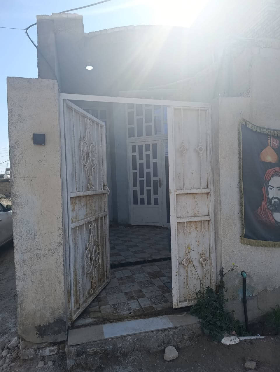 بيت زراعي /بي وصل تطويب من البلديه ومشمول ضمن جدول التمليك الجديد
المساحه ١٠٠م 
الواجهه 5ونزال20
البناء كونكريت مسلح طابوك جديد
يحتوي على غرفه نوم ومطبخ وصاله واستقبال وكذلك صاله ثانيه بالطابق الثاني 
وحمام خارجي وساحه  
الشارع ماء ومجاري واصله ضمن المشاريع الحكوميه 
البيت اول فرع بركن //مستشفى التركي // فرع صيدلية سما التركي
السعر 63 قريب على جسر السرع


**إذا كنت صاحب هذا الإعلان وتريد حذفه لأي سبب، رجاءا أرسل رسالة إلى الدعم الفني**