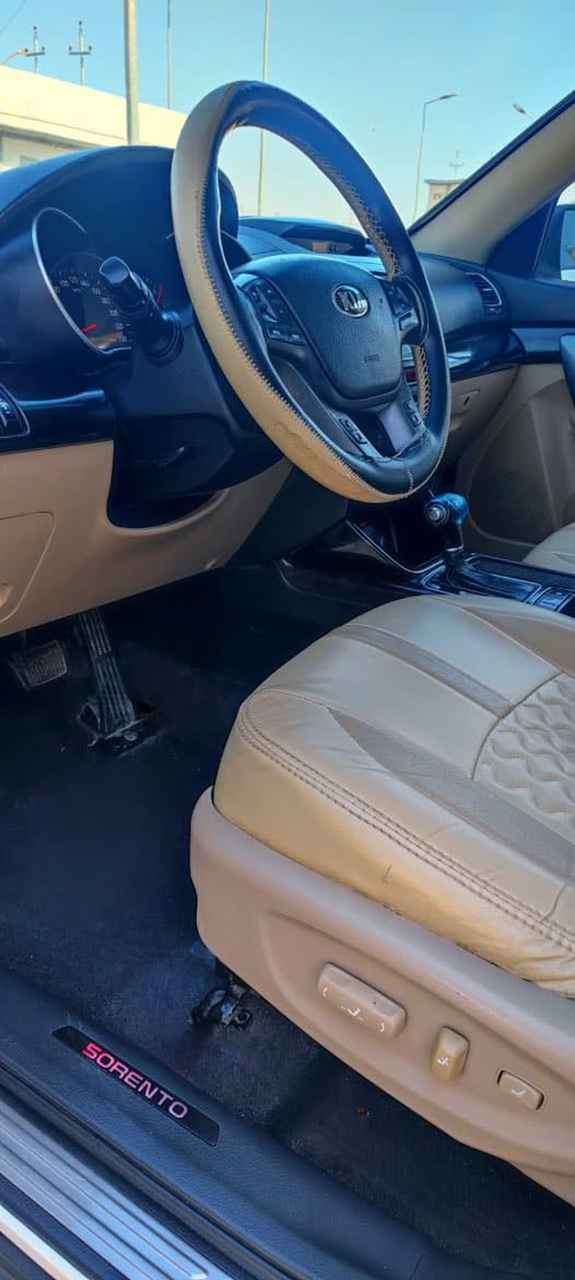 سلام عليكم سورنتو للبيع موديل 2014 خليجي فول مواصفات بانوراما بردات تحكمات حساسات امامي وخلفي مري شفط بصمة تشغيل وبصمة بيبان الكدام شعار سورنتو بل دوسات طخم جديد تايرات جديد سنوية ورقم وهزة جديدة شرط التحويل بدون ضرر بدون صبغ مكينة 2400 دوش ماشية 163 مبدل بيها واشر قبغ ولفات السعر 185$ وبيها مجال قليل*********** بي واتساب

