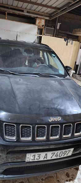 سلام عليكم جيب كومباس 2018حداثها مرفق بالصوره حره بسمي رقم ميسان باسمي الرقم الجديد الانكليزي سنويه 2027 لمتد كشن كهربائي تبريد ثلج تخم تاير صدر خلفي امامي منضومه نزنون السعر 128 وبيه مجال ميسان المجر الكبير  الاستفسار الاتصال على الرقم ***********
