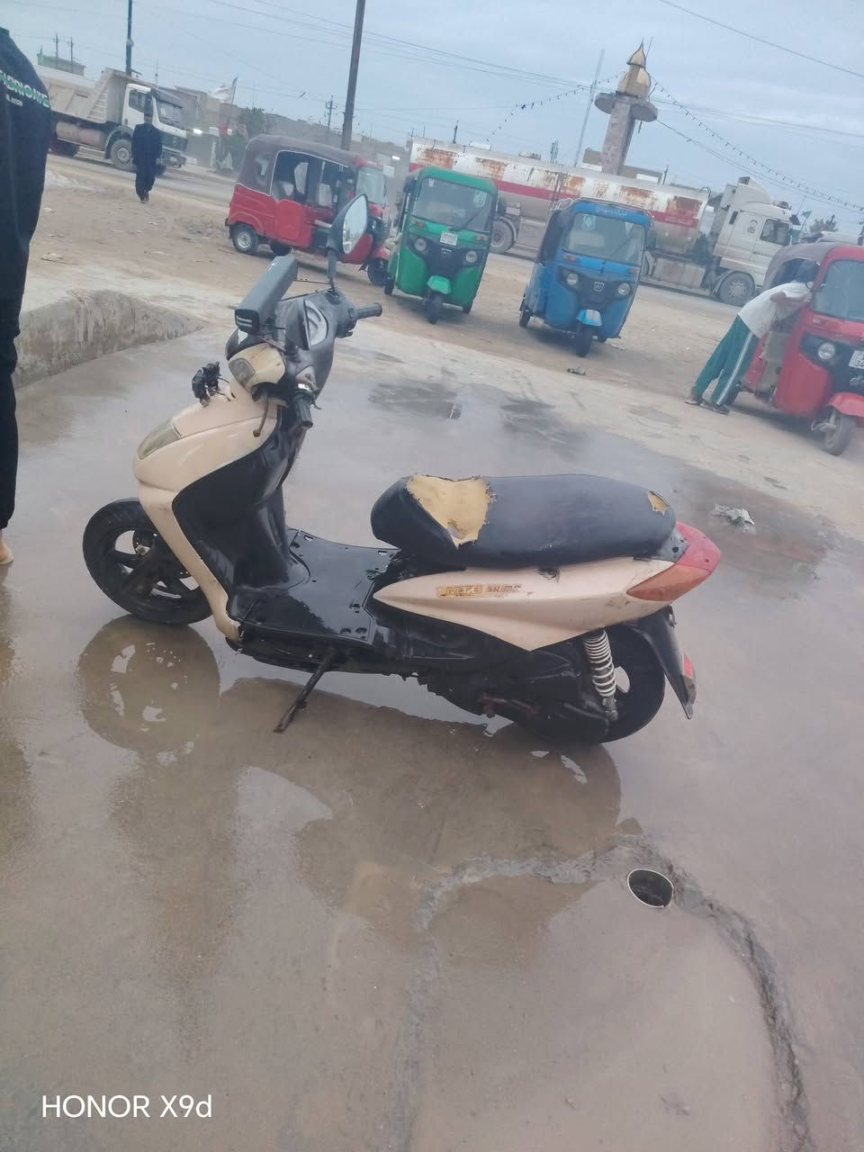 دراجه سكنس للبيع السعر 360وبيها مجال اتصل اذا شراي واذا مو شؤاي لا تعبني ***********
