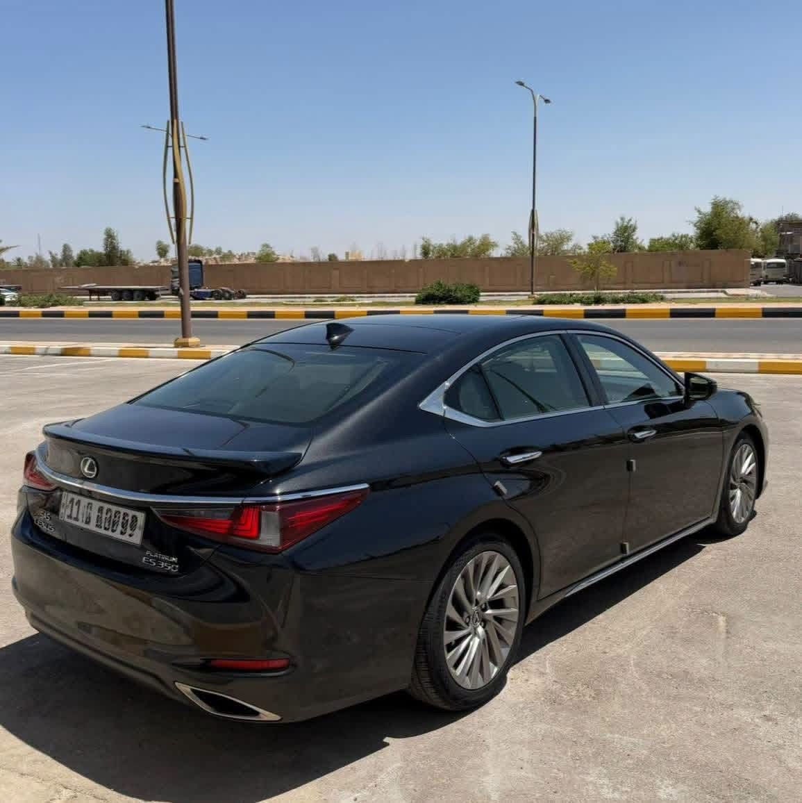 لكزز ES350
2023
بلاتينيوم السيارة فول مواصفات 
شركة ساز

ماشية 98 الف كيلو
رقم بغداد تحويل مباشر

صبغ فقط دعامية سونار واضح بالمنشور 
محرك 6  3.5

رادارات 
تبريد تدفئة كشنات
بانوراما

سعر 30,000 دولار وبيها مجال للشراي
اتصل وسهلة

📍مكاني بغداد المنصور
واتساب
***********
