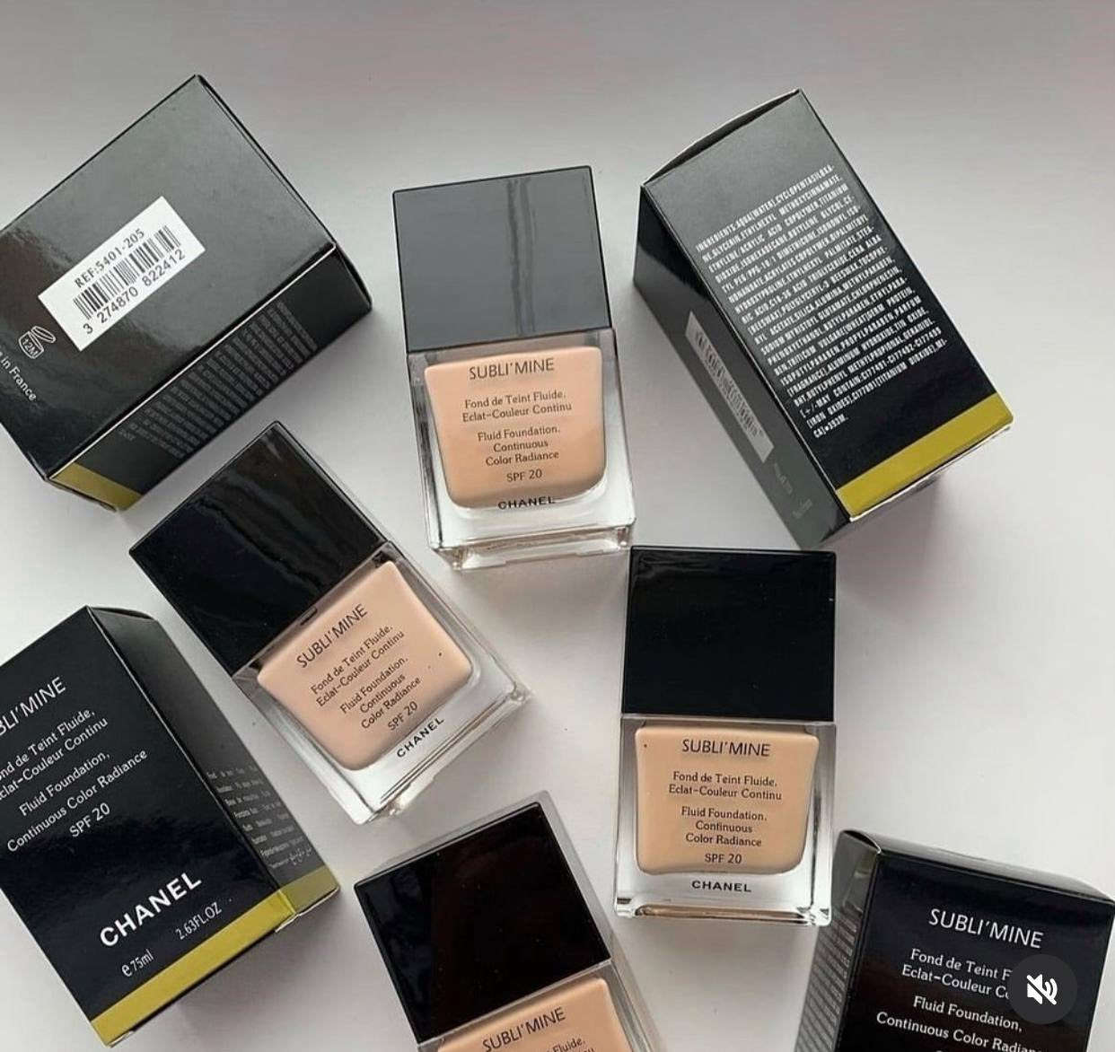 كريم الأساس من  CHANEL (شانيل)، باركود فرنسي
الماركة الفرنسية الأصلية واللي ماكو وحدة تختلف على جودتها.
🇫🇷 فخامة الفرنسية تليق بجمالك! 👑
ليش هذا الفاونديشن بالذات لازم يكون عندج؟ 🛍️👇

 * ملمس حريري ومريح: التركيبة مالته خفيفة وناعمة، تندمج وي البشرة بكل سهولة، فما تحسين بثقل أو تلزيق. ☁️

 * إضاءة مستمرة (مو مؤقتة!): يعطيج "غلُو" وإشراقة صحية تخلي وجهج ينور طول الكعدة، بس مو لمعة قوية. 💡💫

 * عامل حماية (SPF 20): يحافظ على بشرتج من التعب والشمس، وبنفس الوكت يوفر التغطية اللي ترديها. ☀️🛡️

SUBLI'MINE من CHANEL... يخلي مكياجج يحجي عنج فخامة وأناقة بلا كلام. 💅
السعر 13 الف توصيل مجاني داخل بسمايه


**إذا كنت صاحب هذا الإعلان وتريد حذفه لأي سبب، رجاءا أرسل رسالة إلى الدعم الفني**