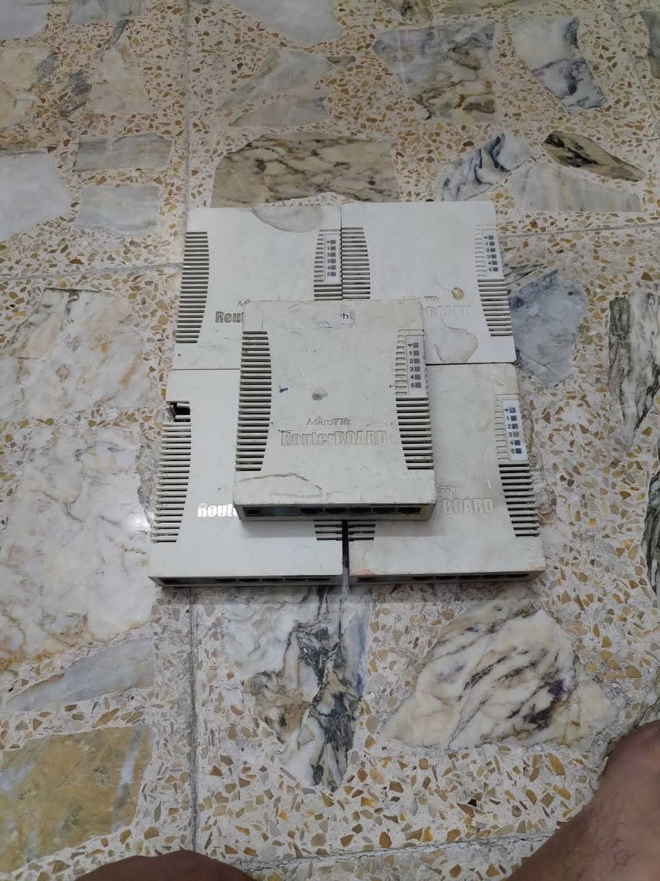 سلام عليكم غراض للبيع
روكتات ام فايف عدد ٢ واحد xwواحد xm زوجهن ب١٢٠الف
راوتر بورد ٩٥١عدد ٥سعر قطعة ٤٠الف مكاني بغداد مدينة الصدر *********** ضمان ٣ايام توصيل موجود جميع محافضات العراق
