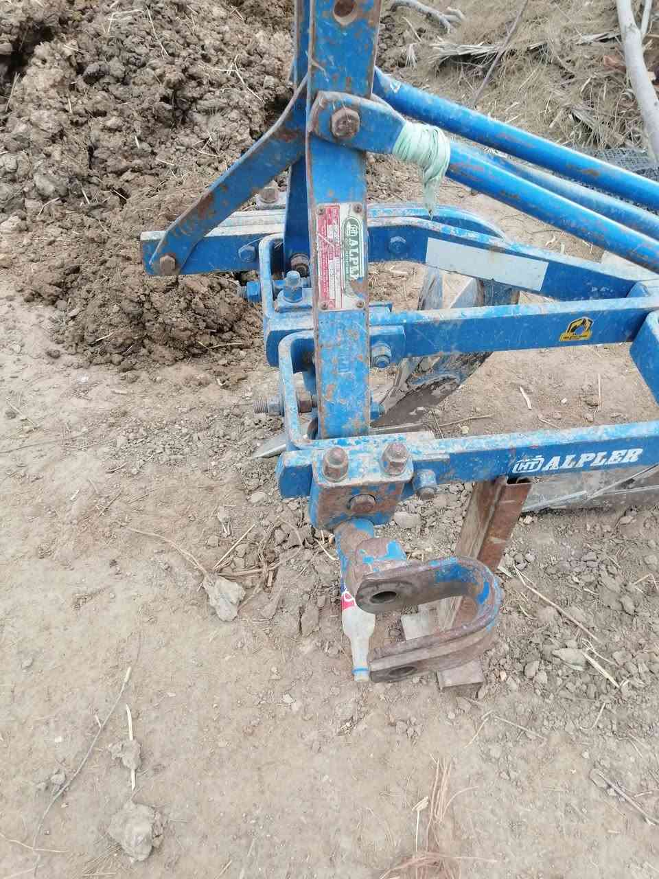 فدان البيع رباعي حجم ٨ البير تركي نضيف كلش رقم موباي***********مكلف بانشر
