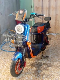 دراجه R9.خمس باتريات دراجه نضيفه كلش السعر 350وبي مجال حك جيتك تجي تجي...