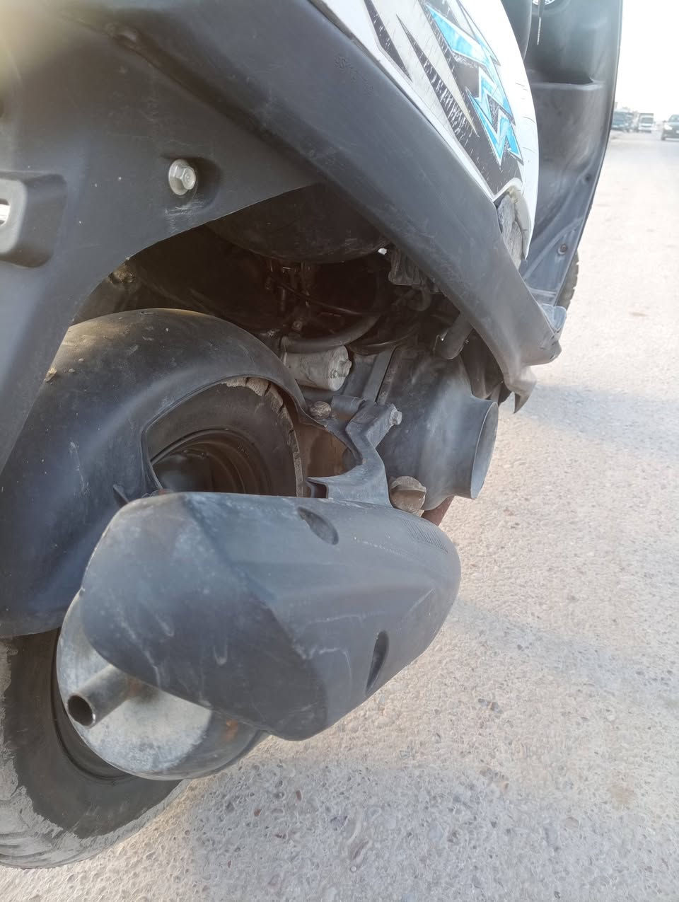 للبيع ماكس عدله بلاديه
دراجه خرسه
كفرات بلادي
مكينه بلادي 
سلف بلادي
كابريتر بلادي
كهربائيات كلها شغاله
السعر 580
*********** شراي خا
