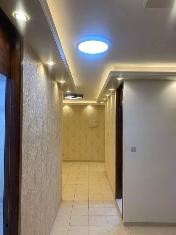 اعمل جميع لصباغ وسحب المعجون درجه اوله وجميع الديكوورات وصبغ اخشاب *********** مكان العمل البصره
