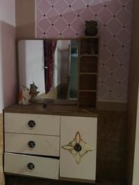 غرفه خشاب تركيه مستعمله للبيع بسعر 150للاستفسار/ 07872851985