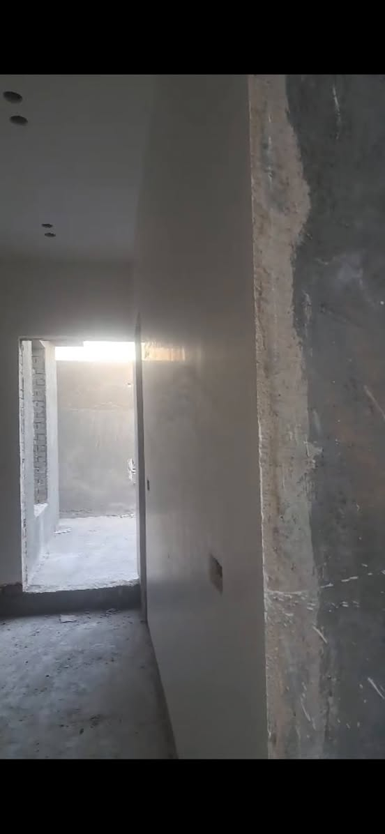 متوفر كوادر خلفات بياض شغل درجة أولى ع البلاجكتور الأصفر ستلام مهندس ***********
