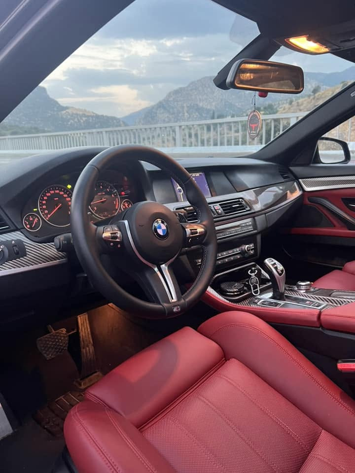 BMW. F10. 2013. 530i.   *********** 
كلين تايتل. هيجى نيه. زور خاوينه بى سبوخه سلايت فول ماسه فات بيلاد. M// سياره منه فيست السى  غرامه پاكانه. هه موى لوكرايه. هه موى به شه رت سعرى 135$گير مه كينه به شه رت. سه ياره كه. له ناو پاكه تى نه بو مه سره فى ريت عايدى من 👍🏻📦📦ته بريد❄️💨
