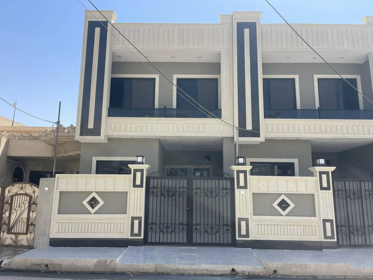 للبيع للبيع

داران تؤام سكني ملك صرف بناء حديث تسليم فوري باسم الشرعي
حي الاخاء خلف نادي نينوى الرياضي 
مساحة الدار 150م وجهة 6م
طابقين 5غرف نوم
للاستفسار والسعر وباقي التفاصيل الاتصال على الارقام التاليه

***********

***********
او مراجعة مكتب لارسا لتجارة العقارات والمقاولات عنوان المكتب سايدين حي النور مقابل جامع طاهر زيناوه نستقبل كافة العروضات بمختلف المساحات السكني والتجاري
