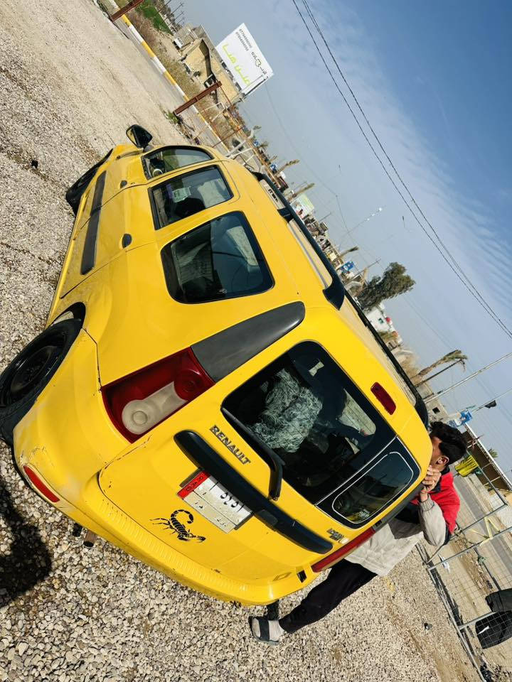 رينو 2010 جاهزه من كلشي مكينه وكير جديد حداديه جديد مصفره وكامله ًًبيع ومراوس مكان السياره غماس *********** 
السعر38 وبيه مجال بصيط
