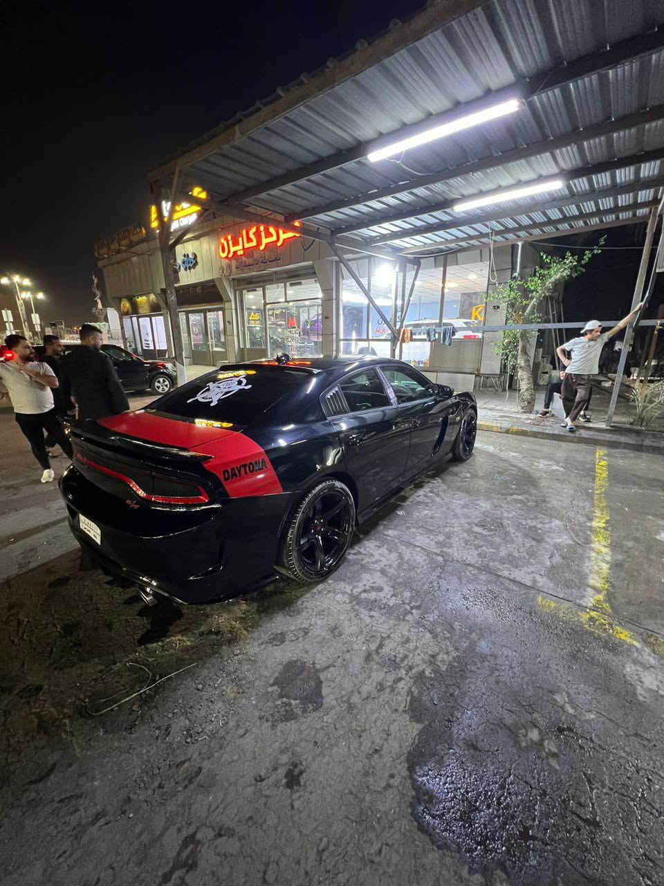 السلام عليكم جارجر مديل 2016 RT هيمي 5700 ماشية  185 كيلو الون اسود السياره كنديه داخله اكلين للعراق اهنا صار بيه حادث بل باب صبغ والجاملغ والبنيد امحدث وبيه كم بارد تجي اشوف وتدلل السياره جديده كير مكينه كله كفاله رقم بغداد تحويل السياره حلوه مال جناي السعر 165 وبيه مجال واذا اكو امراوس اوبامه جارجر 3600 هم اراوس الهاتف *********** Singapore
