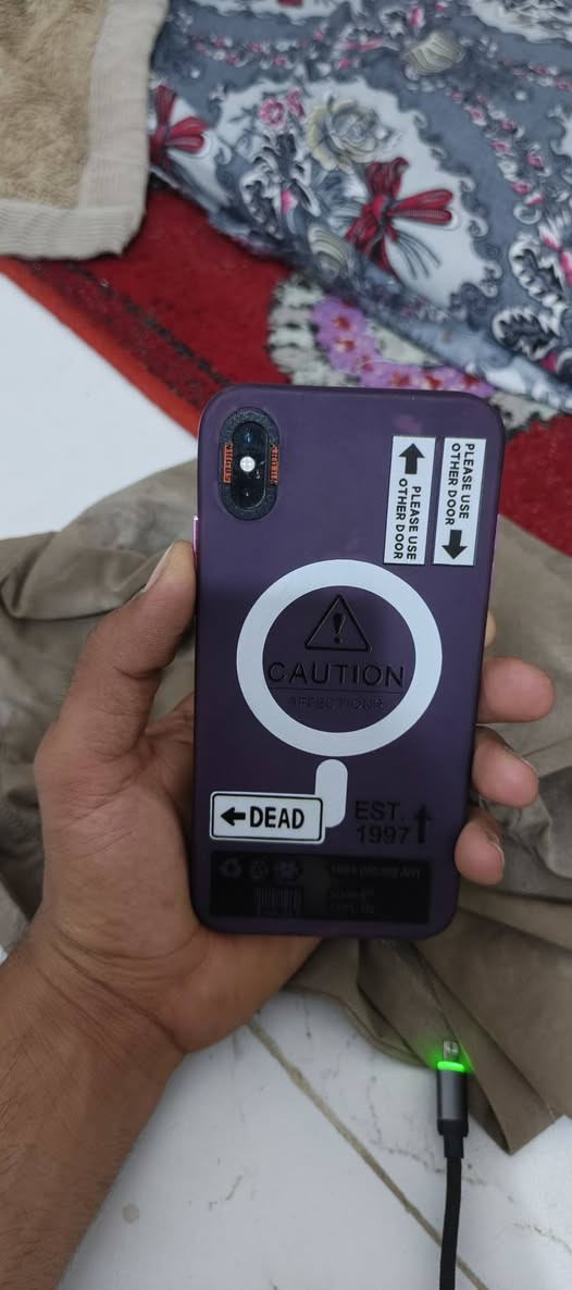 ايفون X max
ذاكرتة 256
مبدل شاشة وبطاريه وكاله أصلية قبل ٢٠ يوم 
ومثل ما تشوفون بـ صور  
سعرة ب ٢٠٠ وبي مجال .


**إذا كنت صاحب هذا الإعلان وتريد حذفه لأي سبب، رجاءا أرسل رسالة إلى الدعم الفني**
