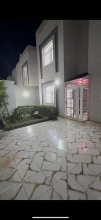 بيت في مجمع السلام السكني المرحله الثالثه الدخول عن طريق عامود رقم واح...
