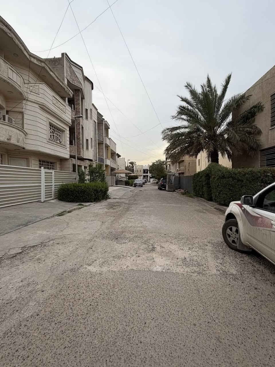 🏠 مشتمل بناء نظيف للبيع 🧿
🔹 المساحة: 94 متر 
🔹 الواجهة:  12،50متر + النزال : 7،50 متر 
🔹 الطابو: ملك صرف
📍موقع قطعة الارض شارع فلسطين محله 508
🛣️ شارع عرض 15 متر قرب الشارع العام 
📍 : مكتب الجبل ⛰️شارع فلسطين قرب فلكه مصرف الرافدين 
📞 اي عقار حابين تعرضو للبيع او للايجار ارسل تفاصيل العقار ع الارقام الموجود وبلنسبه لطرق العرض عدنه تطبيق عقاري وترويج مستمر لجميع العقارات وتدللون مراسله او الاتصال بالارقام التاليه …
***********🟧
***********🟧
***********🟧
