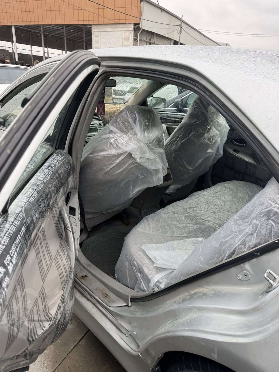 كامري مديل 2008
لون رصاصي 
سياره صبغ حزام 
كير مكينه حديده كله بشرط سياره جديده كلش 
سعر 82 وبيه مجال 
رقم تلفون ***********
