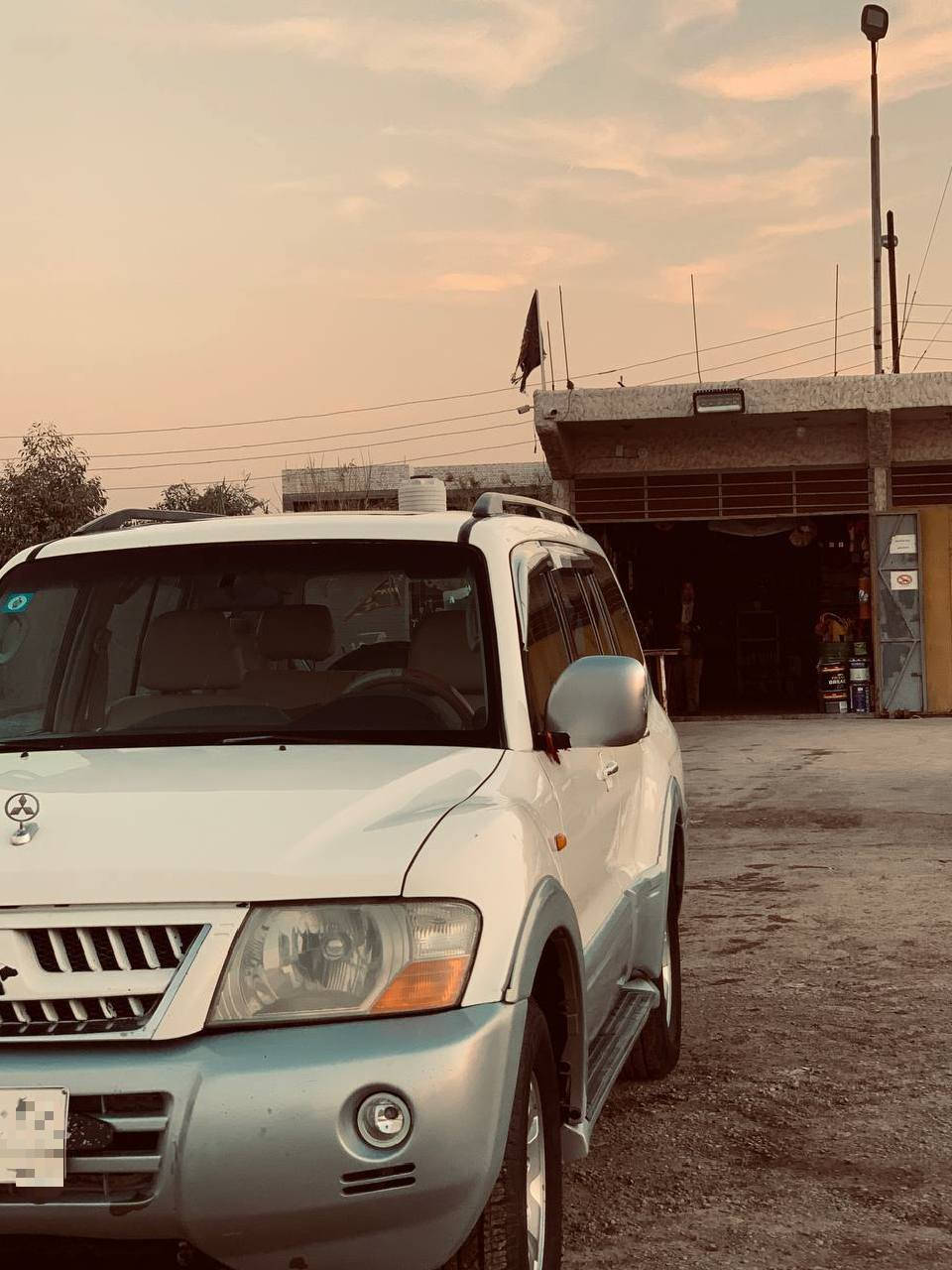 سلام عليكم.
.
باجيرو موديل 2006 السياره مصبوغه حزام بدون حادث كير أو مكينه أو حداديه خير من الله تبريد 3قطع 7راكب أو بنرامه رقم بغداد تحويل ثاني يوم نفاذ السنويه 2028 السياره خير من الله السعر 100 ورقة أو بيها مجال اتصال علئ هاذا الرقم أو تدلل ***********مكان السياره واسط النعمانيه
