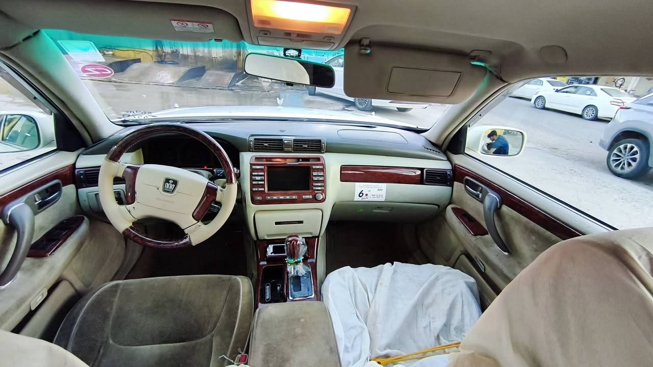 مەلیکە موس d4 171
مەکینە بچوک
دو دوگمەی پەردە
ناو زەرد داشبورد نەجەف
نمونەیە لە جوانی 
ئەشیای ناو سنوقی کامل تیایە
تایەو ویلی تازە 
هەمو ڕۆنەکانی تازە گۆڕاوە
تاقم پێشو دوای تازە داگیراوە
سەیارەکە قرچێکی دوای هەیە ماباقی کەپسە
کۆدی بۆ کراوە
سیعری ٤٤ و کەمێ مەجال
***********
***********
سلێمانی
