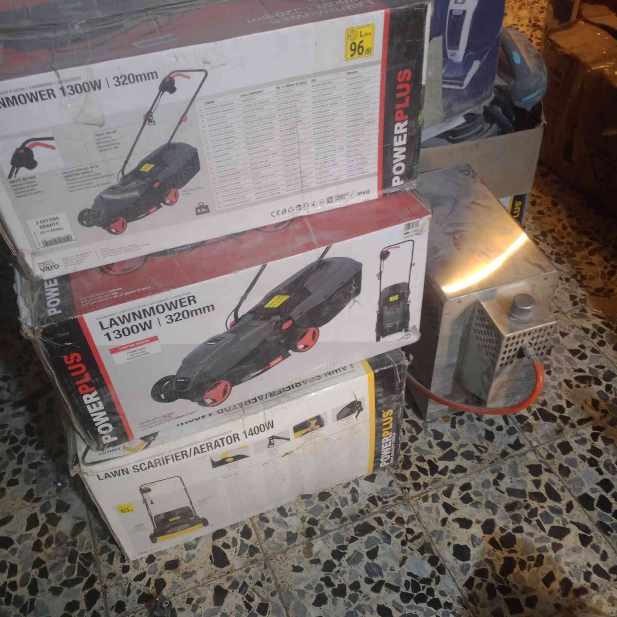 شلعه عدد البيع فحم العدد تقريبن 200سعر القطعه 10قفل بدون عمله بغداد حي السفير ***********
