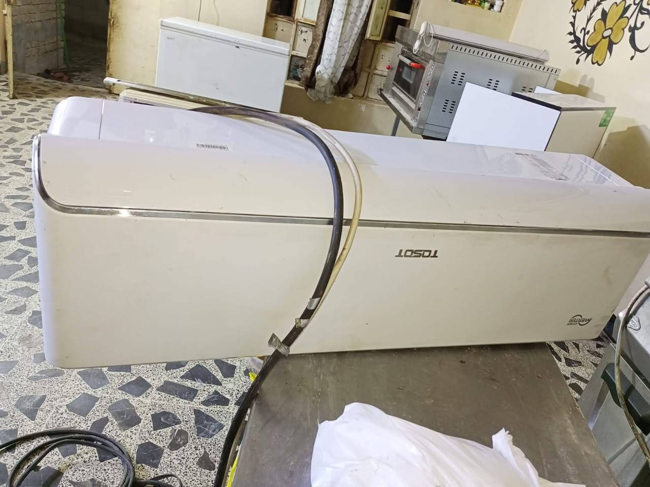 غراض للبيع مطعم بي واتس +9647860542479
