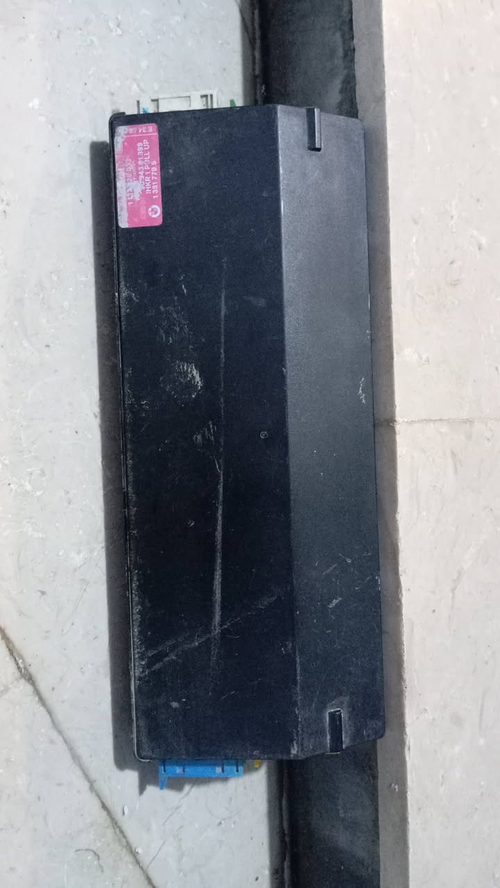 السلام عليكم غراض لبيع
شرط الشغل تخم لايت دخاني جديد
تخم نوزل 25مسكر حاويه 
مسجل شاشه 
كارت تبريد 
جبتهن لسيارتي ونباعت ومشديتهن قيم بلي يرضي الله
مكانهن بغداد الحسينيه
الرقم***********
