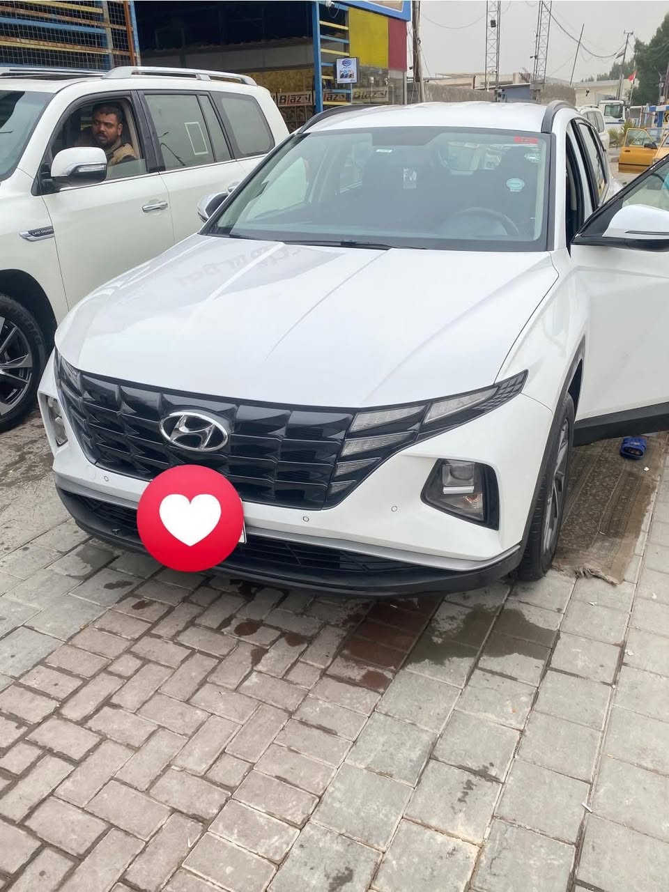 توسان ٢٢ خلبجي محرك ٢٥٠٠ جي دي اي. ماشية ٨٣الف كيلو مواصفات بصمة تشغيل وبيبان كشن السايق كهرباء كير ماوس سايد بربك بصمة بردات خلفية تبريد اوتو هولد فور ويل بردات خلفيةقطعتين وباقي المواصفات معروفه السونار مرفق بالصور السعر ١٩٠ وكالة او تحويل العنوان البنوك رقم موبايل ***********
