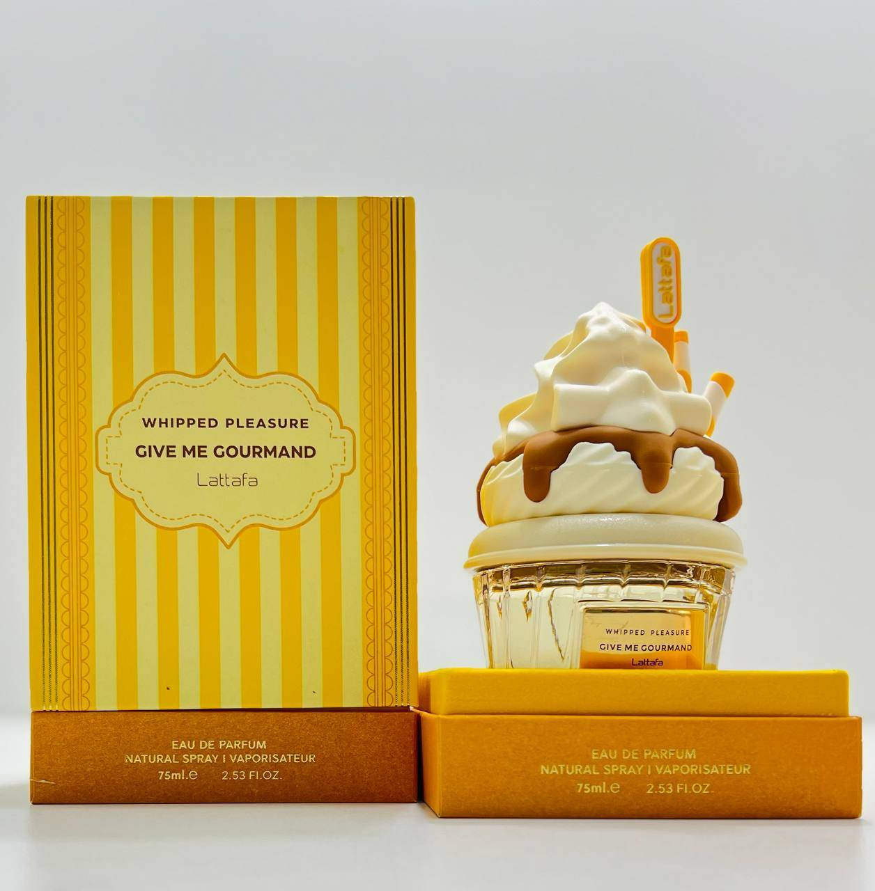 Lattafa – Whipped Pleasure | عطر لطافة – ويبد بليجر ٧٥مل
المكونات العليا (الافتتاحية): الكراميل المملح، الكراميل، والبوبكورن (الفشار). 
المكونات الوسطى (القلب): اللبن والياسمين. 
المكونات الأساسية (القاعدة): حبوب التونكا، المسك، والبنزوين (الجاوي).
من مجموعة جيف مي غورماند" (Give Me Gourmand) 💞 👉🏻 
يدوم 6-8 ساعات ويبقى فترة اطول على الملابـس ✨


**إذا كنت صاحب هذا الإعلان وتريد حذفه لأي سبب، رجاءا أرسل رسالة إلى الدعم الفني**
