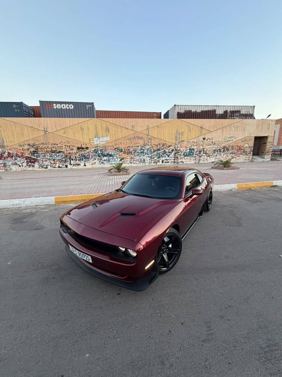 جالنجر ٢٠١٨ sxt لون مميز✨
سياره بدون دواخل سياره ٣ قطع كلير فقط 
سياره مصروف عليها
ويل نجمه 
دفيوزر 
لدات جانبيه ابيض
دوسات
دركه مغلفه كابرون
شاشه جبيره
قطعتين تبريد
عليها بواري 3 انج صوتها حلو 
سياره نظيفه كلش ولاكلوب بالدشبول مشتعل 
كفاله من كير مكينه شواصي لغود اكسل 
ترايك للبصره وفحص وين مايعجبك 
انكر سلف واطلع مبيها اي نقص سياره 
مكانها بغداد منصور 
السعر ١٦٥ وبيهه مجال بسيط 
***********
