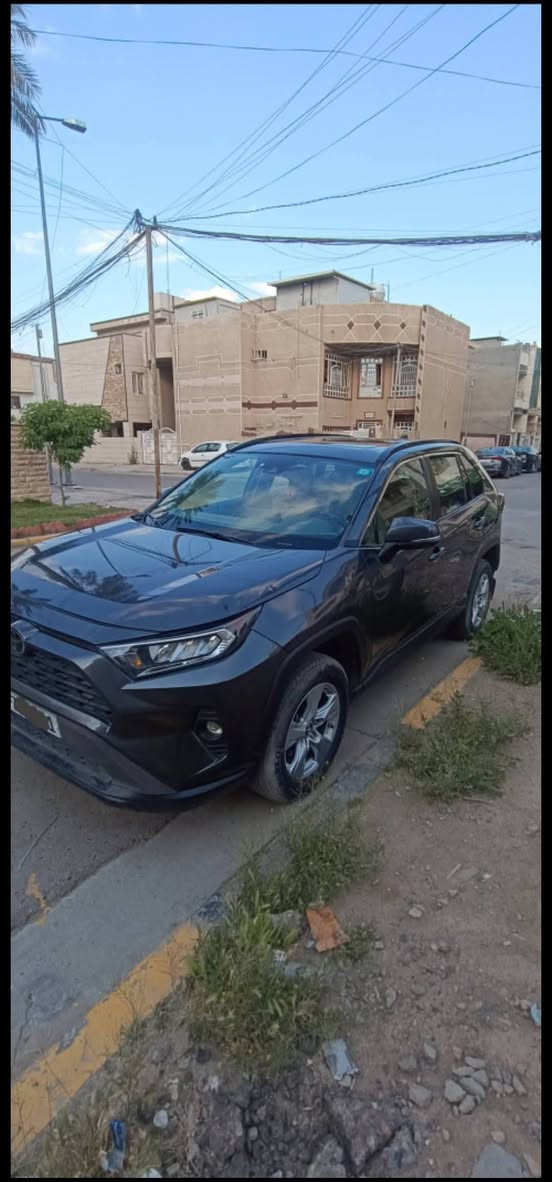 للبيع فقط 
#كروب ـ راف ـ فور 
#راف ـ فور 
موديل 2019 وارد امريكي رقم بغداد مشروع وطني 
محرك 2500 ـ بانزين فقط 
مواصفات ال LE المعروفة 
ثلاث أنظمة قيادة ايكو ونورمال وسبورت 
كامرة خلفية 
رادار أمامي
تحديد مسار ومثبت سرعة 
هاند بريك دكمة اوتو هولد
ماشية 137km الف 
حادثهة صور موجودة مع رقم الشاصي 
كير محرك مكفول 
صدر تبريد كله جاهز 
السيارة عليها سيرفس كامل من دهن وفلاتر وميكانيك ومواد اصلية 
السيارة بدون اي نقص جاهزة 100٪
ملاحظة السيارة على أيدي 
السعر 190 ورقة 
مكان السيارة ـ بغداد ـ منطقة الغدير
‏‪0770 661 2053‬‏
