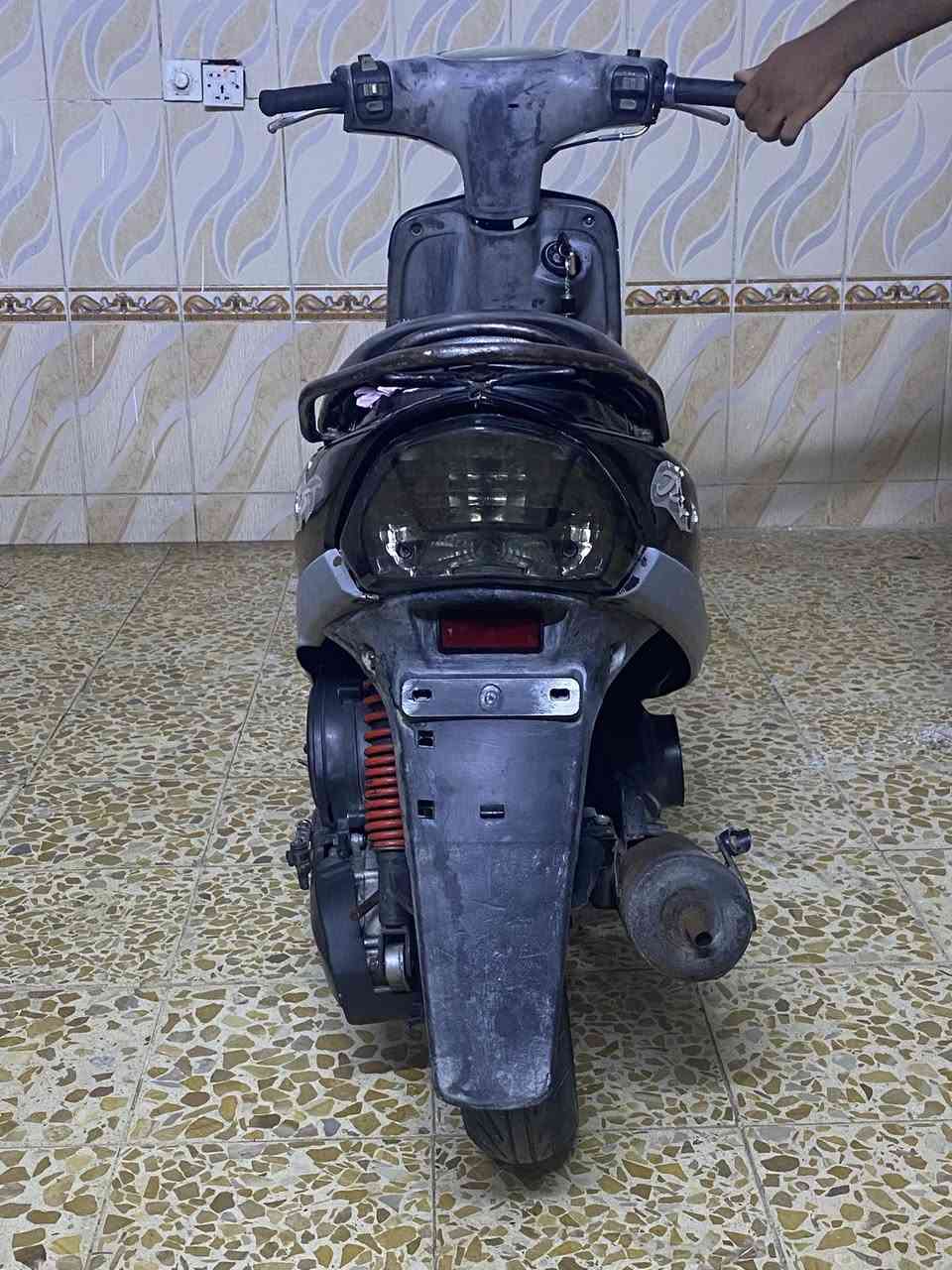 سلا عليك
ماكس منغول للبيع الدارجه جاهزه من كل نقص كلها شغال كهربائيات شغاله لايت عالي ناصي الدارجه نقصها بس استاند تعليك 
بيها استاند صفح مكينه لا تنقيص لا تبخير دبلات جدد تخم تاير نضيف سلف هندر شغال الدراجه جاهزه من كل نصف السعر 380 وبيها مجال بسيطط العنوان بغداد البلديات *********** متواجد واتساب واتصال
