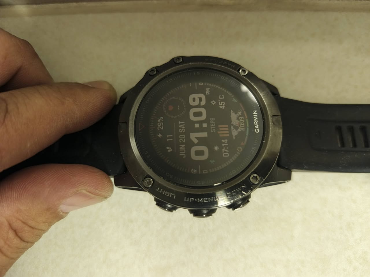 Garmin FENIX 5X
قطر 51 ملم زجاج زفير 
خرائط اوف لاين تكتكل رياضي 
مع كيبل شحن 
GARMIN VIVVOACTIVE 3
مع علبة وكيبل شحن 
رياضي
قطر 42 ملم
واتس اب 
***********
https://wa.me/9647712677677
