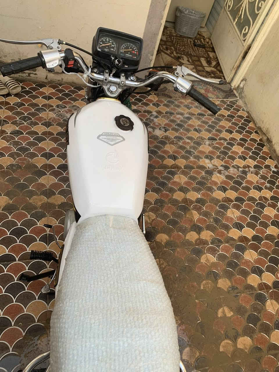 سلام عليكم دراجه للبيع موديل 2021دراجه ربع ما ذب عليها كهربائيات كلها شغاله مكان الدراجه بعقوبه حي المعلمين السعر 400 او بيها مجال لتواصل ***********
