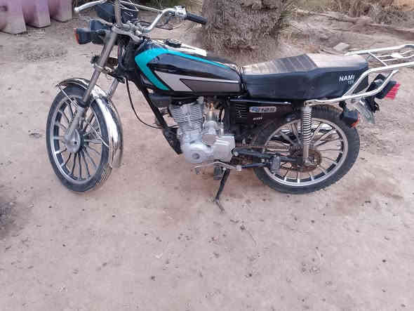 دراجه للبيع اوراق سكنر يسموهن ماداخلات گمرك شاصي مكفول محرك مامفتوح مكينه نعومه  وشلعه دراجه مالت جناي مرتبه عوزه باتري فقط السعر 425 وبيه مجال بصيط حگ الجيه للاستفسار اكثر اتصل او خاص *********** مكاني قضاء الكحلاء قرب السوك اقرئ المنشور ياالله اتخابر وانه خادم وممنون
