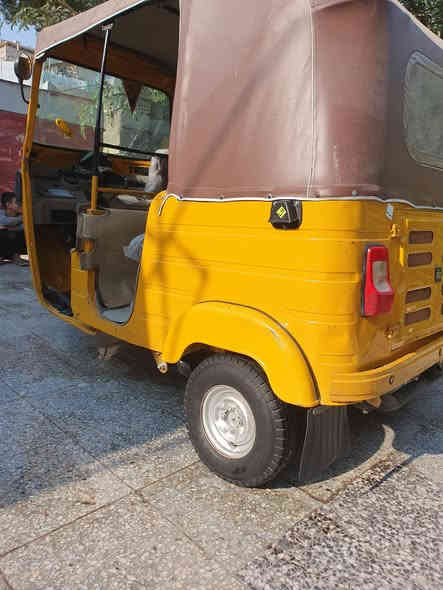 سلام عليكم تكتك 2020رقم نضيفه
تكتك كله بلاديه لا صبغ لا معجون دوس ما معمره السعر ٧وربع 
***********
