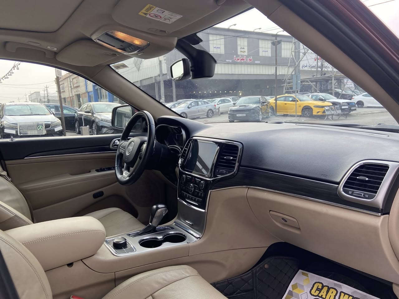 السلام عليكم جيب كران شيروكي 2018 لمتد فول1/1 
كلين تايتل كفالة عامة ماشية 83ميل
رقم الهاتف:*********** /***********
