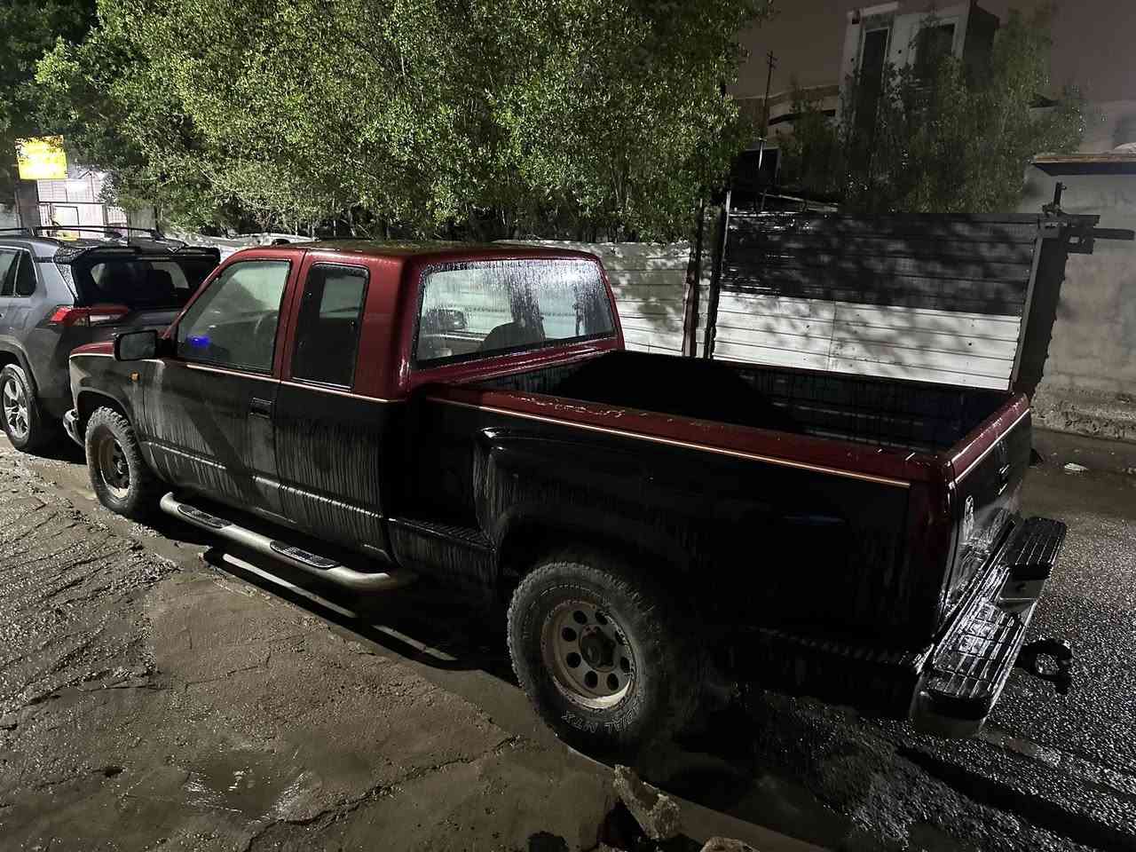 موديل ٩٣ نظيفة جداً رقم بغداد مشروع وطني باسمي  نظيفة جداً مكينة 454  كير 1000  مكينة وكير وصدر وتبريد كله تمام 
مكانها تقاطع درويش الاعلام 
***********
